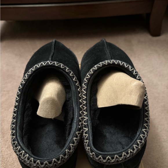Women’s Ugg Tasman black size 9 used in fair condition with box - Picture 6 of 11